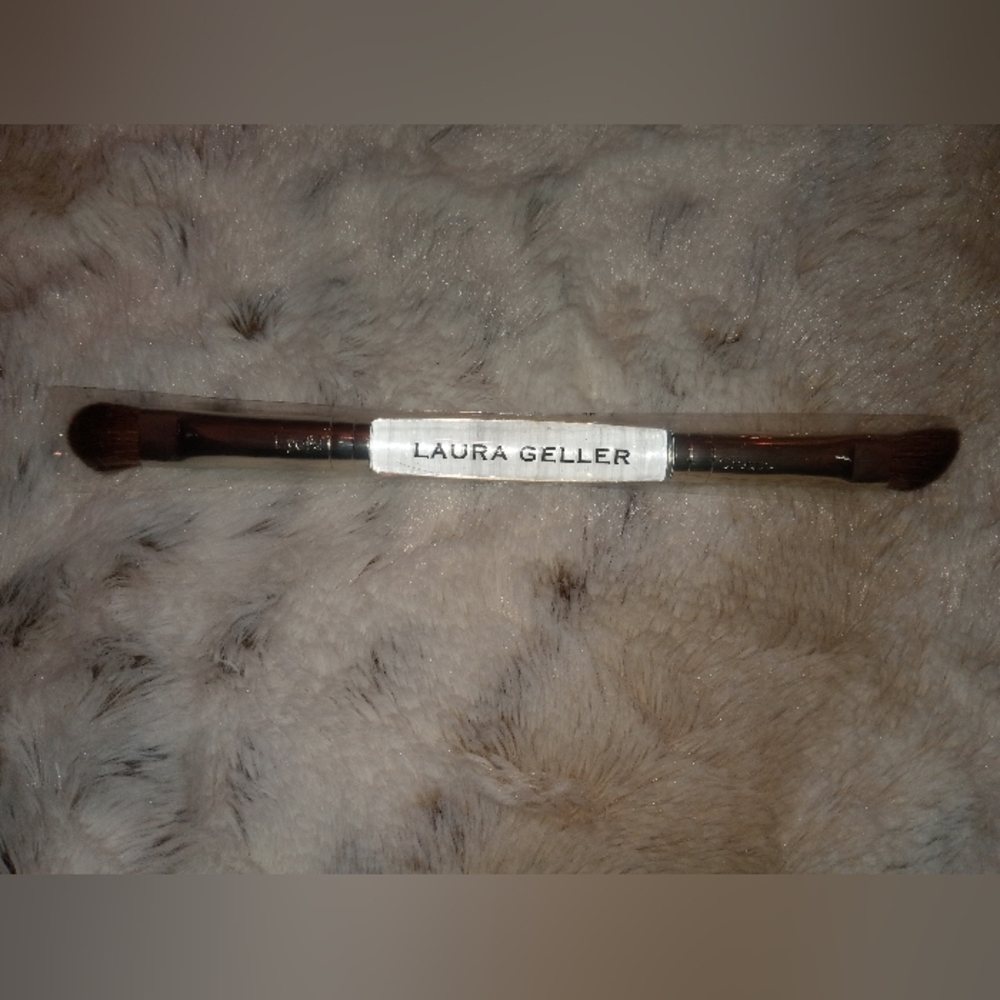 Laura Geller Makeup Brush